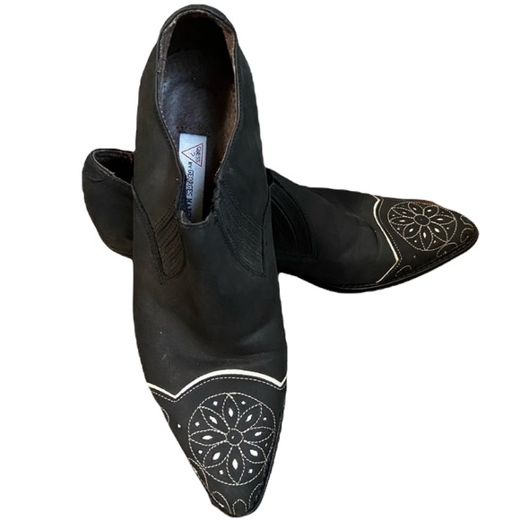 Guess Vintage 90s Black and White Ankle Booties Size 7.5 - Picture 1 of 13